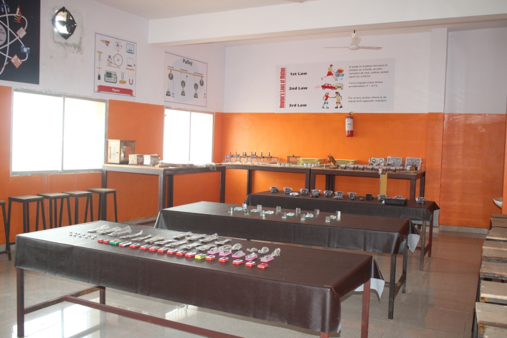 Physics laboratory learning space